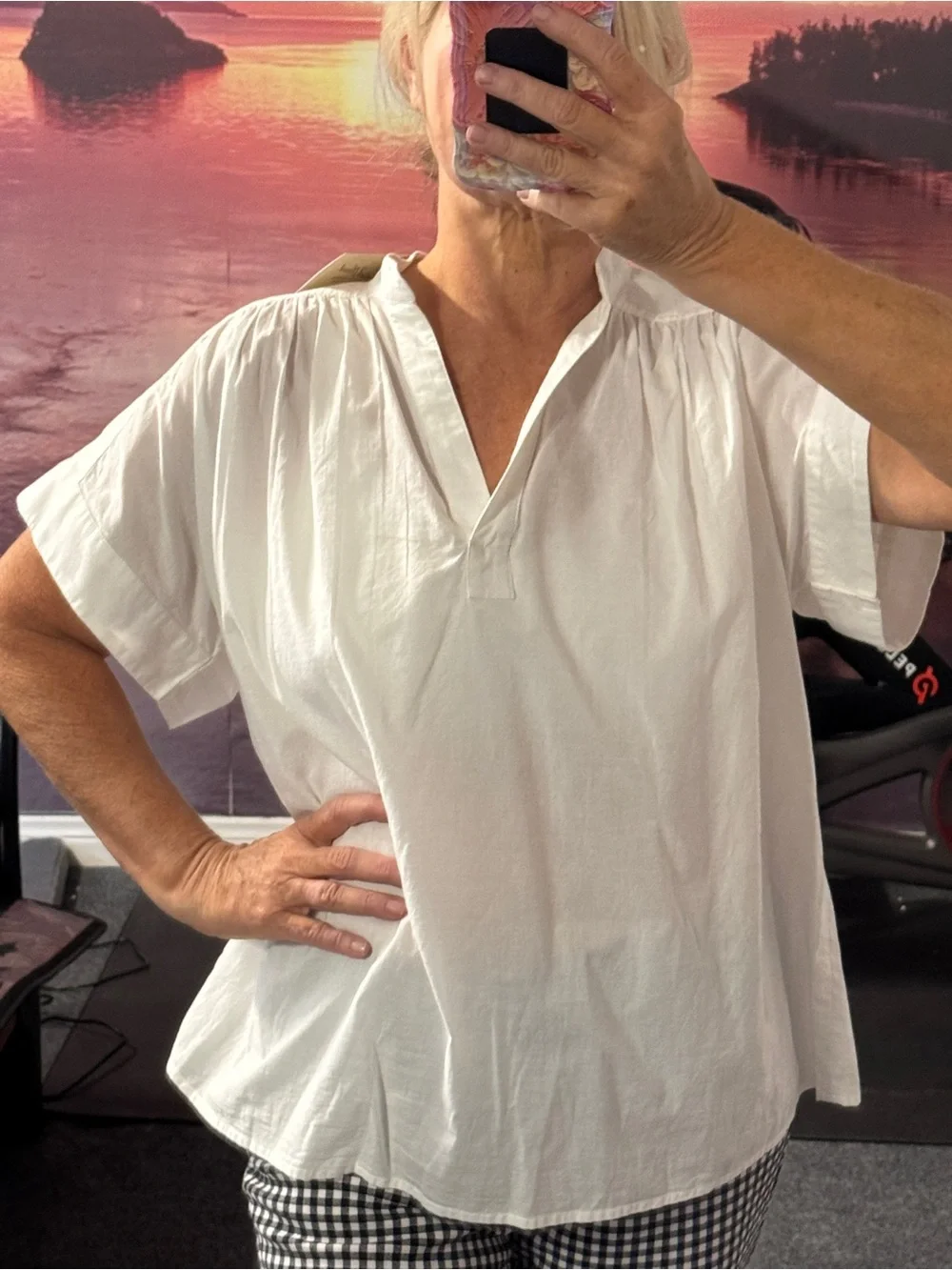 Universal White Relaxed V-Neck Tunic Top - Picture 2 of 6